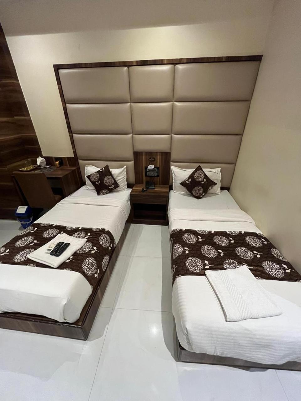 Hotel Shahi Darbar Terminal-2 Mumbai Bagian luar foto