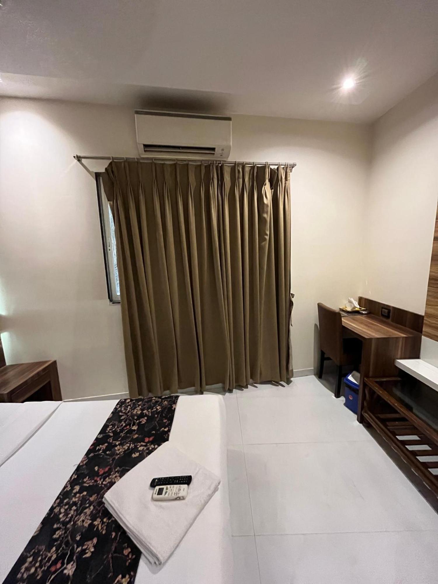 Hotel Shahi Darbar Terminal-2 Mumbai Bagian luar foto